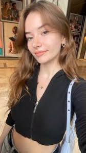 Karşıyaka bölgede buluşma için escort bayan